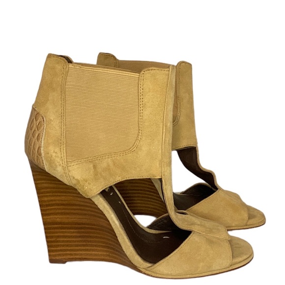 BCBG Maxazira tan suede sandals wedges - Picture 3 of 5